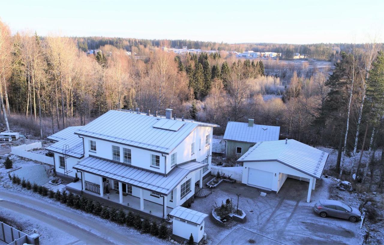 Villa Jokivarsi Bed&Breakfast Vantaa Esterno foto